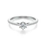 Pierścionek z białego złota z diamentami